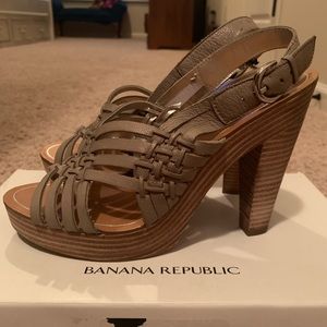 Light grey Strappy Banana Republic Sandals
